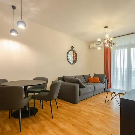Petrovdom 408-467-471-277-377 In Park Cozy Apartment