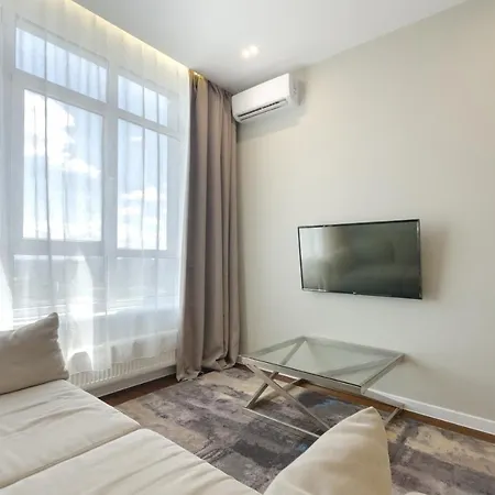 Apartment Petrovdom 408-467-471-277-377 In Park Cozy Kiew