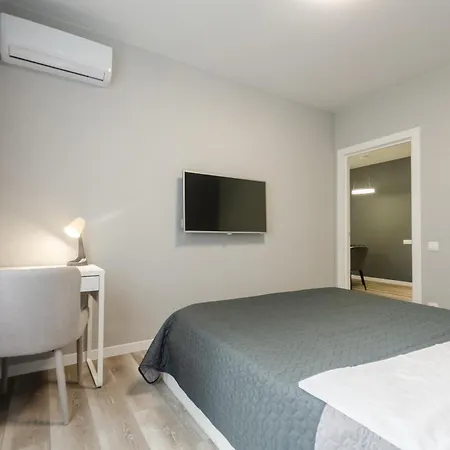 Petrovdom 408-467-471-277-377 In Park Cozy Apartment *
